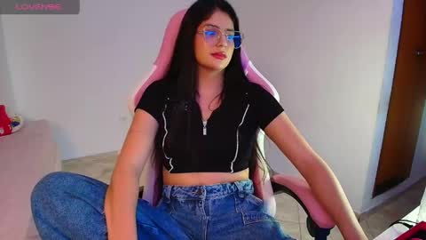 Snapshot of julieta_rose19 chatting on 04/09/26, 11:32 julieta_rose19 online show from 04/09/26, 11:32