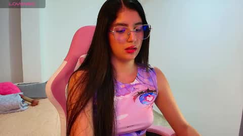 Snapshot of julieta_rose19 chatting on 04/16/26, 12:33 julieta_rose19 online show from 04/16/26, 12:33