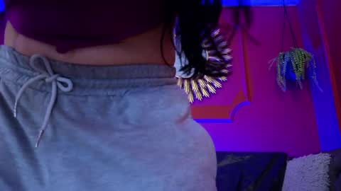 Snapshot of julieta_russell chatting on 04/13/26, 11:59 Julieta online show from 04/13/26, 11:59