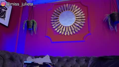 Snapshot of julieta_russell chatting on 05/16/26, 11:42 Julieta online show from 05/16/26, 11:42