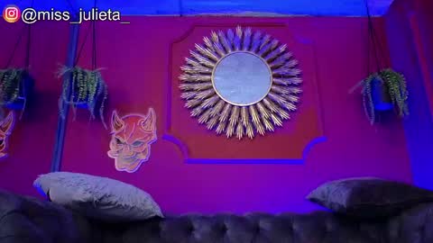 Snapshot of julieta_russell chatting on 05/22/26, 11:38 Julieta online show from 05/22/26, 11:38