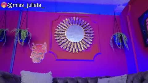 Snapshot of julieta_russell chatting on 05/25/26, 11:49 Julieta online show from 05/25/26, 11:49