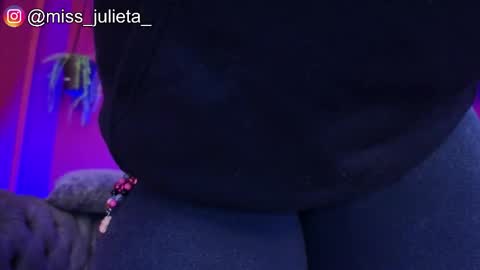 Snapshot of julieta_russell chatting on 05/26/26, 11:39 Julieta online show from 05/26/26, 11:39
