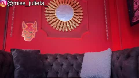 Snapshot of julieta_russell chatting on 05/29/26, 11:41 Julieta online show from 05/29/26, 11:41
