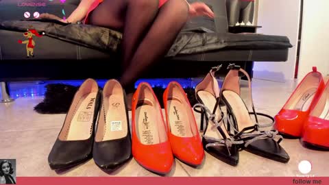 Snapshot of julieta_wall2 chatting on 12/11/24, 12:33 Julieta wall online show from 12/11/24, 12:33