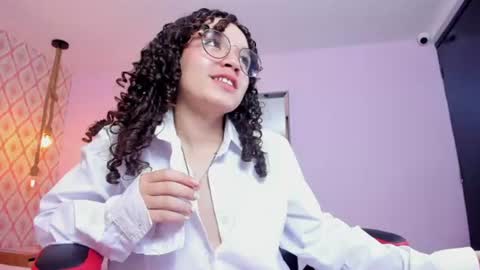 Snapshot of julieta_windsor chatting on 07/04/26, 12:28 JULIETA online show from 07/04/26, 12:28