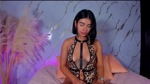 Julieth Gomez online show from 11/16/25, 05:57