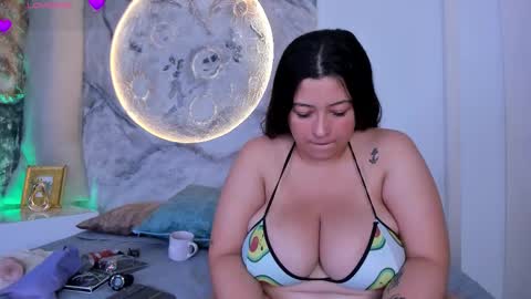 Snapshot of julietakane chatting on 12/14/25, 05:02 julietakane online show from 12/14/25, 05:02