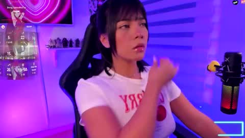 Snapshot of julietariverss chatting on 10/23/25, 12:10 Julieta online show from 10/23/25, 12:10