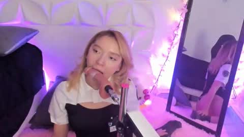 Julieth online show from 11/26/25, 09:16