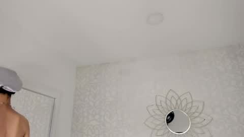 Snapshot of julietta___ chatting on 04/18/26, 11:25 julietta online show from 04/18/26, 11:25