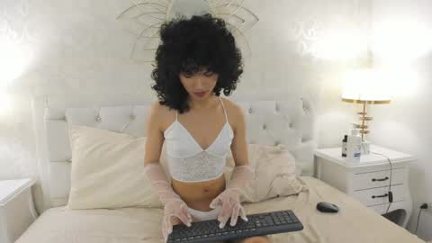Snapshot of julietta___ chatting on 05/02/26, 12:54 julietta online show from 05/02/26, 12:54
