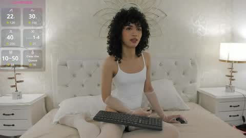 Snapshot of julietta___ chatting on 05/12/26, 12:35 julietta online show from 05/12/26, 12:35