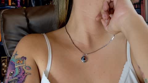 Snapshot of julietta__jackson chatting on 01/11/25, 08:10 Julietta Jackson online show from 01/11/25, 08:10