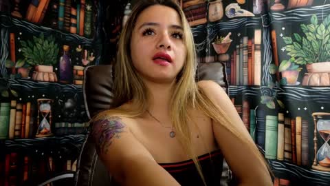 Snapshot of julietta__jackson chatting on 01/16/25, 11:06 Julietta Jackson online show from 01/16/25, 11:06