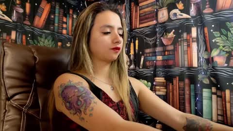 Snapshot of julietta__jackson chatting on 01/17/25, 08:22 Julietta Jackson online show from 01/17/25, 08:22