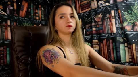 Snapshot of julietta__jackson chatting on 01/24/25, 12:52 Julietta Jackson online show from 01/24/25, 12:52