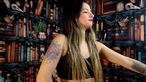 Snapshot of julietta__jackson chatting on 11/19/25, 08:42 Julietta Jackson online show from 11/19/25, 08:42