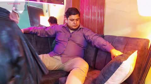 Snapshot of julietta_max chatting on 11/21/25, 01:43 julietta max online show from 11/21/25, 01:43