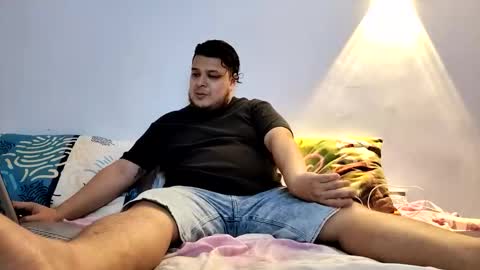 Snapshot of julietta_max chatting on 03/17/26, 01:32 julietta max online show from 03/17/26, 01:32