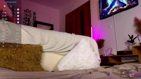 Snapshot of juliette_sunshine chatting on 12/10/24, 04:24 juliette_sunshine online show from 12/10/24, 04:24