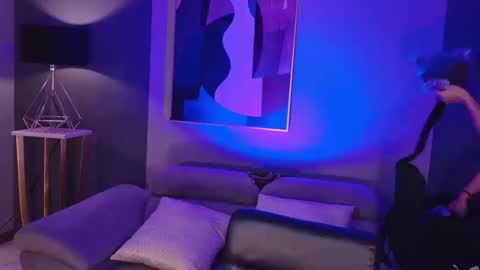 Snapshot of juliettemoreaux chatting on 03/12/26, 08:04 Juliette Moreau online show from 03/12/26, 08:04