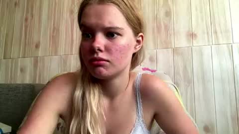 Snapshot of juligwartney chatting on 07/21/26, 05:54 Malin online show from 07/21/26, 05:54