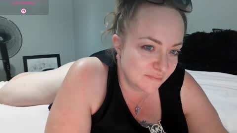 Snapshot of julimonroe chatting on 03/22/26, 12:47 Juli Monroe online show from 03/22/26, 12:47
