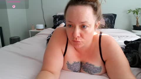 Snapshot of julimonroe chatting on 04/16/26, 03:13 Juli Monroe online show from 04/16/26, 03:13