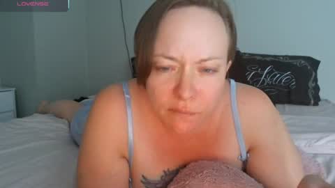 Snapshot of julimonroe chatting on 06/11/26, 04:10 Juli Monroe online show from 06/11/26, 04:10