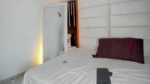 Snapshot of julimonroe19 chatting on 01/31/26, 07:11 Juli online show from 01/31/26, 07:11