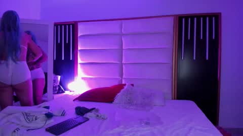 Snapshot of julimonroe19 chatting on 02/26/26, 01:10 Juli online show from 02/26/26, 01:10