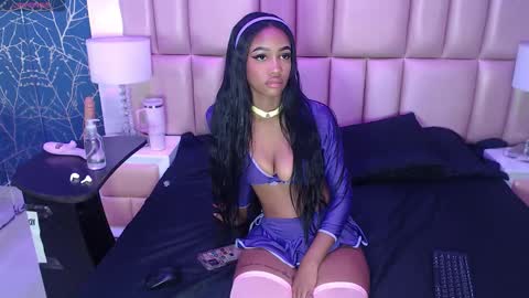 Snapshot of julitpink chatting on 10/05/25, 12:03 julitpink online show from 10/05/25, 12:03