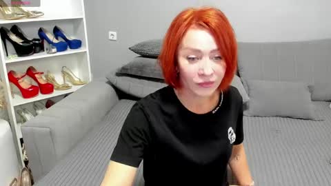 jullia_moor online show from 05/01/26, 11:42