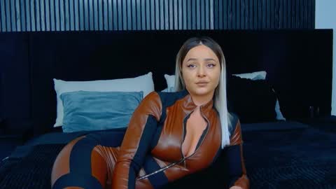 Snapshot of julliamilerrr chatting on 11/19/25, 11:54 Julia online show from 11/19/25, 11:54