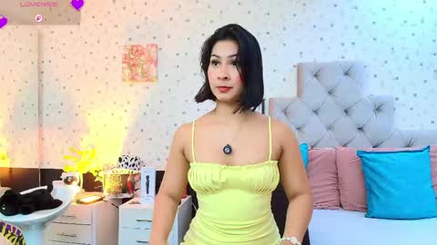 Julieta Reyes   online show from 04/24/26, 11:56