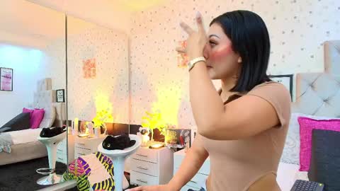Julieta Reyes   online show from 05/07/26, 11:59