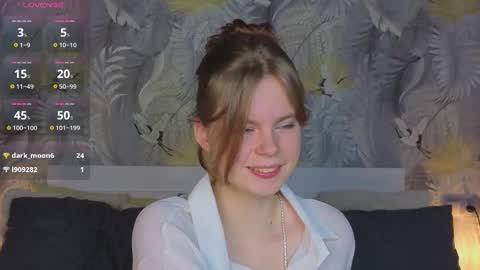 Snapshot of jullietebliss chatting on 10/29/25, 05:25 Julie online show from 10/29/25, 05:25