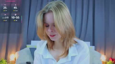 Snapshot of jullietebliss chatting on 11/01/25, 04:31 Julie online show from 11/01/25, 04:31