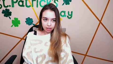 Snapshot of jullymood chatting on 03/18/26, 06:49 DoubleCherry online show from 03/18/26, 06:49