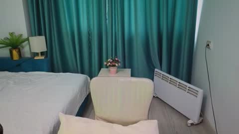 Snapshot of july_kane chatting on 10/29/25, 06:37 july_kane online show from 10/29/25, 06:37