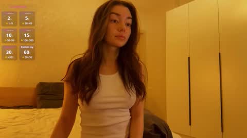 Snapshot of julya_flowerss chatting on 12/05/25, 06:15 Hloya online show from 12/05/25, 06:15