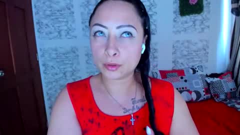 Snapshot of julybravo chatting on 03/15/26, 09:21 juliana online show from 03/15/26, 09:21