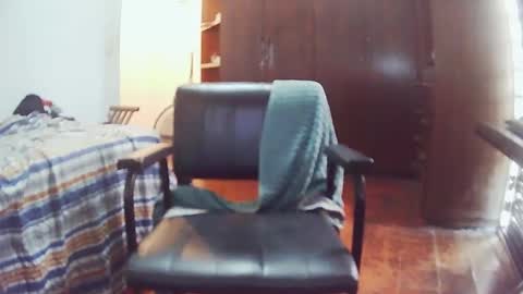 Snapshot of juneandmia chatting on 02/12/25, 10:46 Mia online show from 02/12/25, 10:46