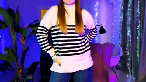 Snapshot of junewoods chatting on 12/15/25, 06:28 junewoods online show from 12/15/25, 06:28