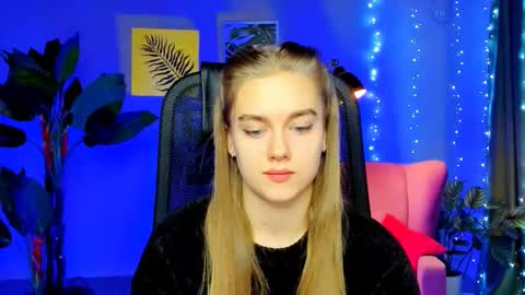 Snapshot of junewoods chatting on 01/13/26, 08:19 junewoods online show from 01/13/26, 08:19