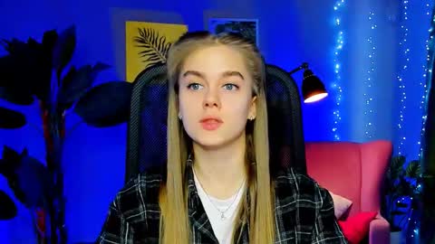 Snapshot of junewoods chatting on 01/14/26, 08:31 junewoods online show from 01/14/26, 08:31