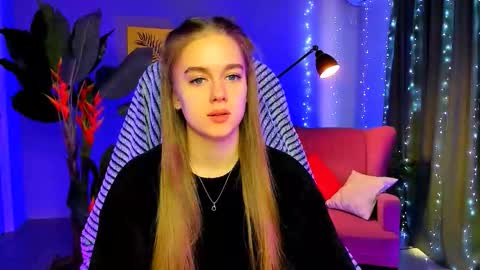 Snapshot of junewoods chatting on 02/05/26, 07:13 junewoods online show from 02/05/26, 07:13