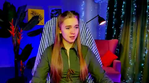 Snapshot of junewoods chatting on 02/06/26, 07:45 junewoods online show from 02/06/26, 07:45