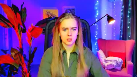 Snapshot of junewoods chatting on 02/23/26, 09:17 junewoods online show from 02/23/26, 09:17